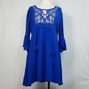 Entro Embroidered Open Bell Sleeve Dress sz Small